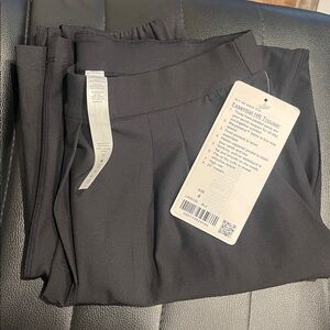 Lululemon Essential High-Rise Trouser Size 4